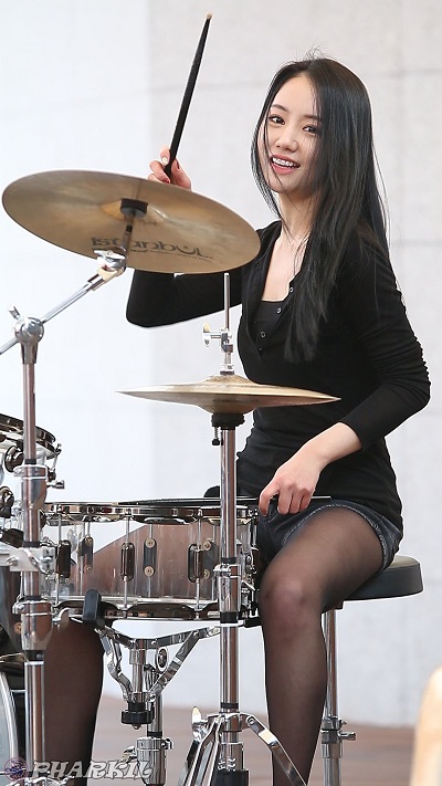 A Yeon – Beautiful & Sexy Drummer.